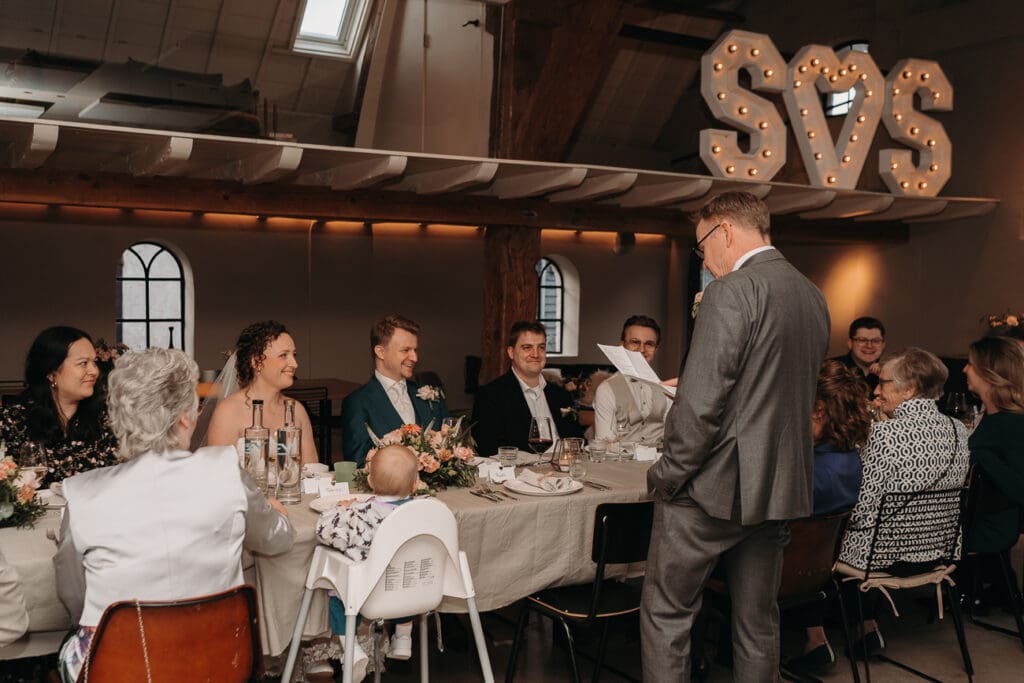 Een speech van de vader van de bruidegom tijdens het diner bij VRIJ culemborg
